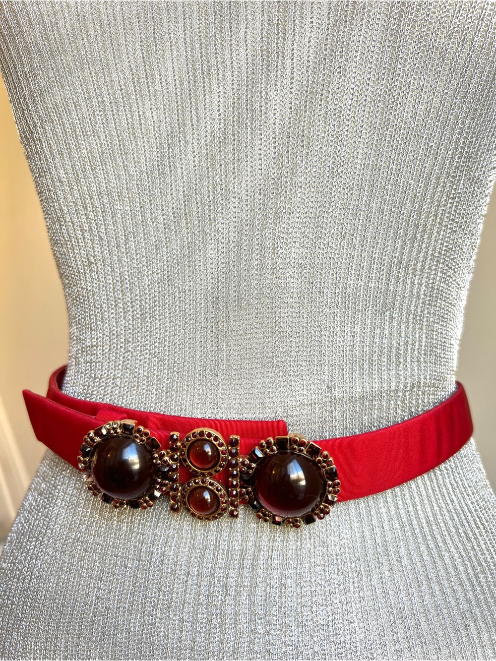 belt Gems  silk Oscar de la Renta Red